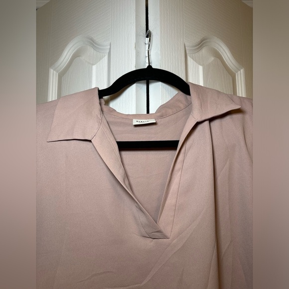 Aritzia Babaton - Soft Classic Office Wear Lightweight Mauve Blouse in Size M - Picture 5 of 6